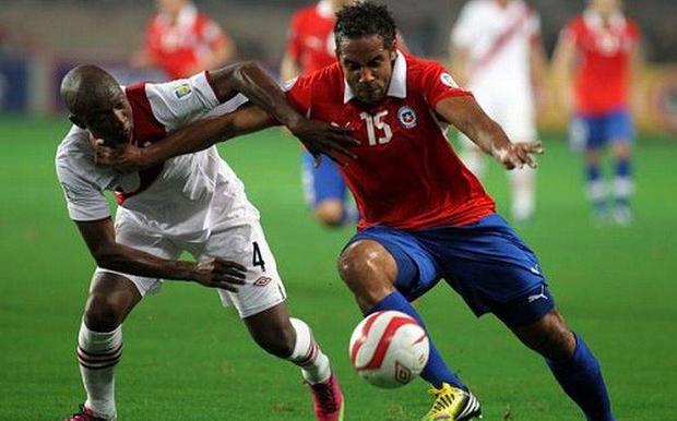 Chile suffered a heavy defeat in its visit to Lima.  (anfp)