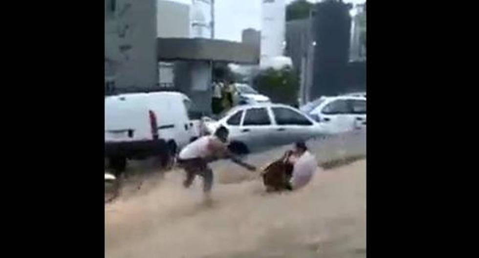 Hurricane Julia: they capture lightning and students being swept away by the current in Acapulco | VIDEOS