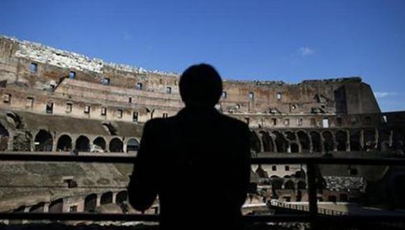 Italia multó a turista con US$ 24.500 por pintar en el Coliseo
