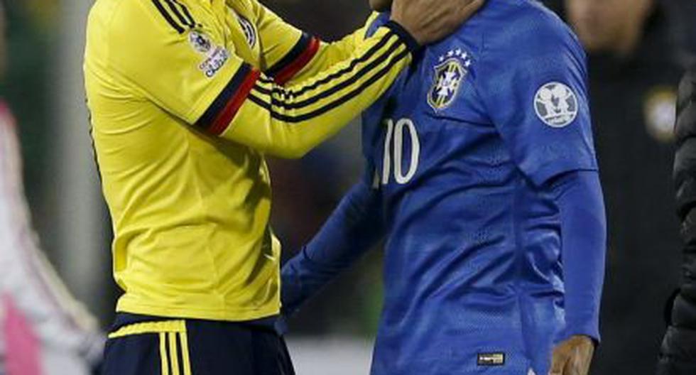James y Neymar bromearon durante el juego. (Foto: EFE)