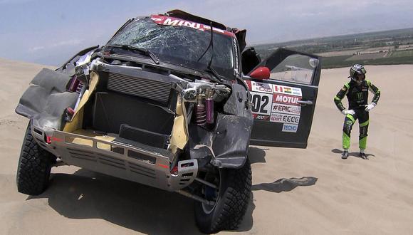 Así quedó el auto de Nani Roma luego del accidente en la tercera etapa del Dakar que lo mandó al hospital. (Foto: AFP)