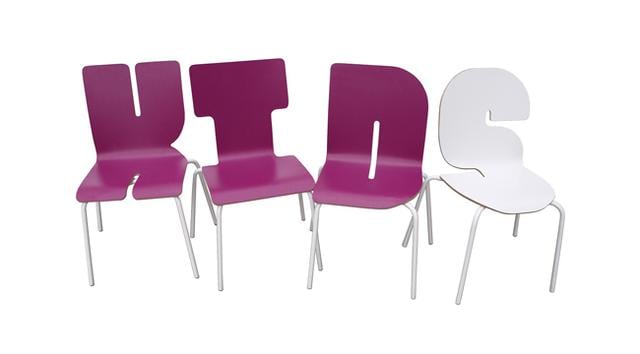 Muebles expresivos: Conoce estas sillas con forma de letras - 2
