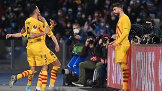 Barcelona clasificó a octavos de final de Europa League tras vencer 4-2 a Napoli en Italia