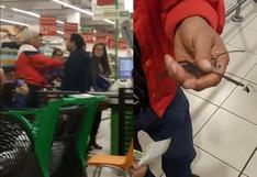 Mujer golpea e insulta a anciano en conocido supermercado de Perú
