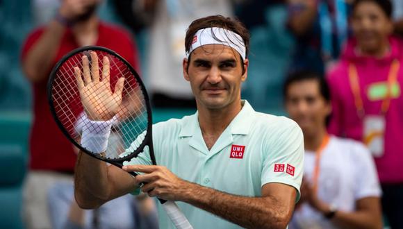 Federer venció en sets corridos a Medvédev y clasificó a los cuartos de final del Masters 1000 de Miami. (Foto: AFP)