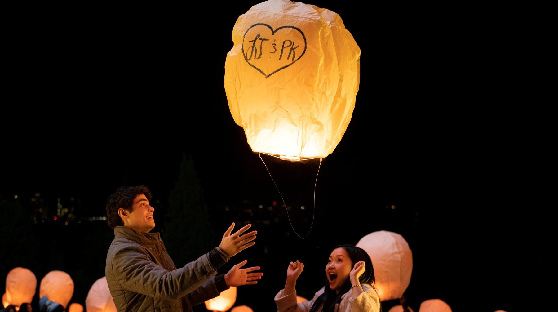 Noah Centineo y Lana Condor reaparecen en nuevas fotos de "A todos los chicos de los que me enamoré 2". Foto: Netflix.