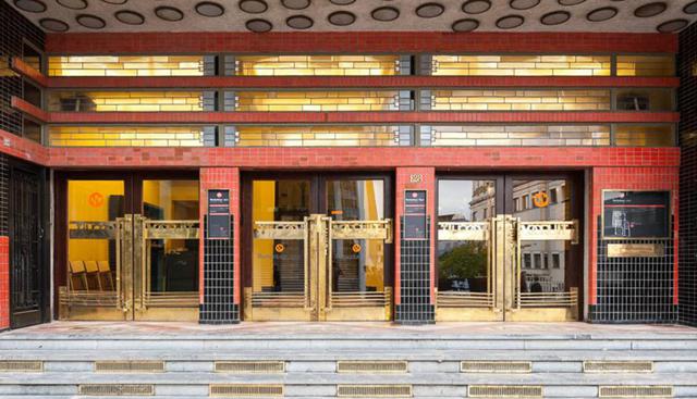 Desde que se ingresa al lobby del Backstay Hostel en Ghent, Bélgica, se puede notar la combinación entre el estilo clásico Art Decó y el diseño contemporáneo con colores intensos que transmiten alegría. (Fotos: Facebook Backstay Hostel)