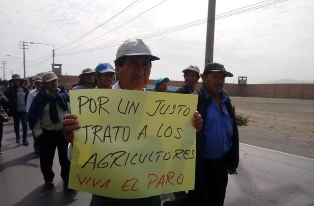 Los agricultores de las juntas y comisiones de riego y productores agrarios se movilizan hasta la ciudad de Chimbote (Foto: Laura Urbina)