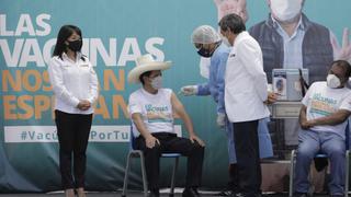 Presidente Pedro Castillo recibió la tercera dosis contra el COVID-19 en la Videna de San Luis 