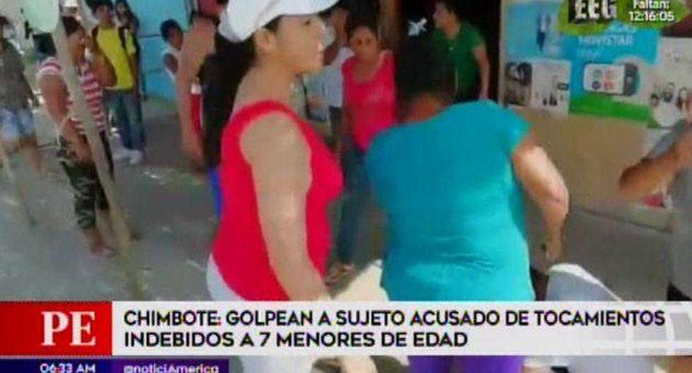 Vecinos del AA.HH. ‘Señor de los Milagros’&nbsp; golpearon a sujeto acusado de tocamientos indebidos. (Captura: América Noticias)