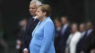 ¿Por qué tiembla la canciller alemana Angela Merkel? ¿Es el mal de Parkinson?