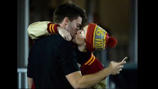 Miley Cyrus y Patrick Schwarzenegger: así fue el beso 'selfie'