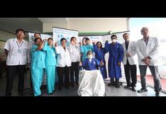 Lima: Mujer salva la vida de su hijo de 17 años donándole su riñón