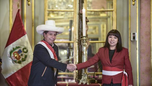 "Castillo puede decir lo que quiera ante la Cámara de Comercio Americana del Perú (AmCham), pero mientras mantenga su posición sobre la asamblea constituyente, no moverá un dólar del extranjero hacia el Perú" (Foto: Presidencia).