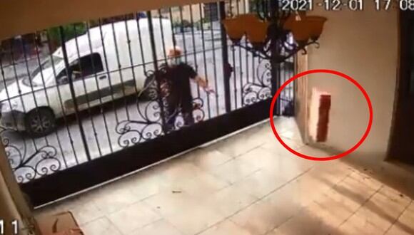 Denunciar que un repartidor dañó una laptop tras lanzarla a puerta de cliente durante entrega. (Foto: @anapaularuiz_ / Twitter)