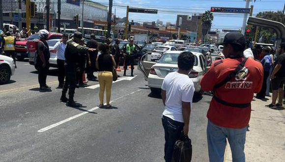 El vehículo en el que se desplazaban las víctimas fue interceptada en el cruce de la avenida La Marina y Riva Agüero. (Twitter/@TemmyTales
)