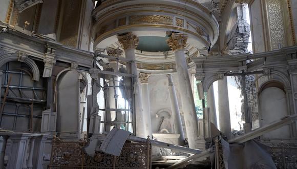La Catedral de la Transfiguración destruida como resultado de un ataque con misiles en Odesa, en medio de la invasión rusa de Ucrania. (Foto de Oleksandr GIMANOV / AFP)