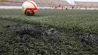 FOTOS: el césped sintético del estadio Mansiche da pena y es un riesgo para los futbolistas