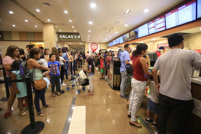 Un 38% de los peruanos va al menos una vez al mes al cine. (Foto: GEC)