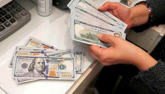 El dólar se perfilaba a reportar una caída moderada en México durante octubre. (Foto: Reuters)