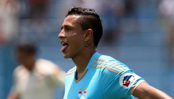 El volante peruano llega a Sporting Cristal para disputar la Copa Libertadores y Liga 1 2022.