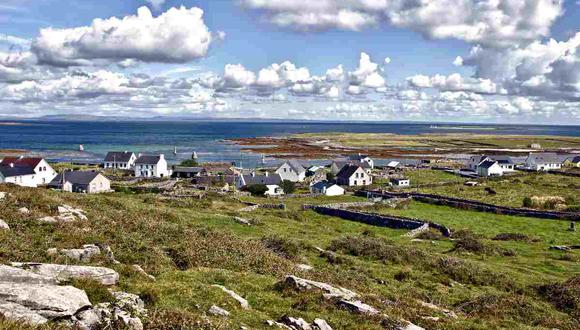 Visión general de Kileany y el hermoso paisaje de la isla Inis Mór, Irlanda. (Foto: Shutterstock)