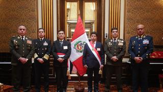 Pedro Castillo se reúne con el jefe del Comando Conjunto y los comandantes generales de las FF. AA.