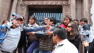 Cusco: opositores y simpatizantes de presidente regional se enfrentaron