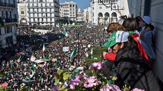 Gran manifestación en Argelia para exigir la salida del presidente Abdelaziz Buteflika