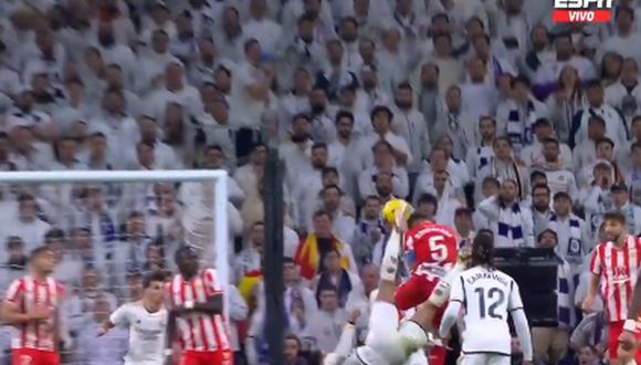 Jude Bellingham se luce con chalaca espectacular en el Real Madrid vs Almería | VIDEO
