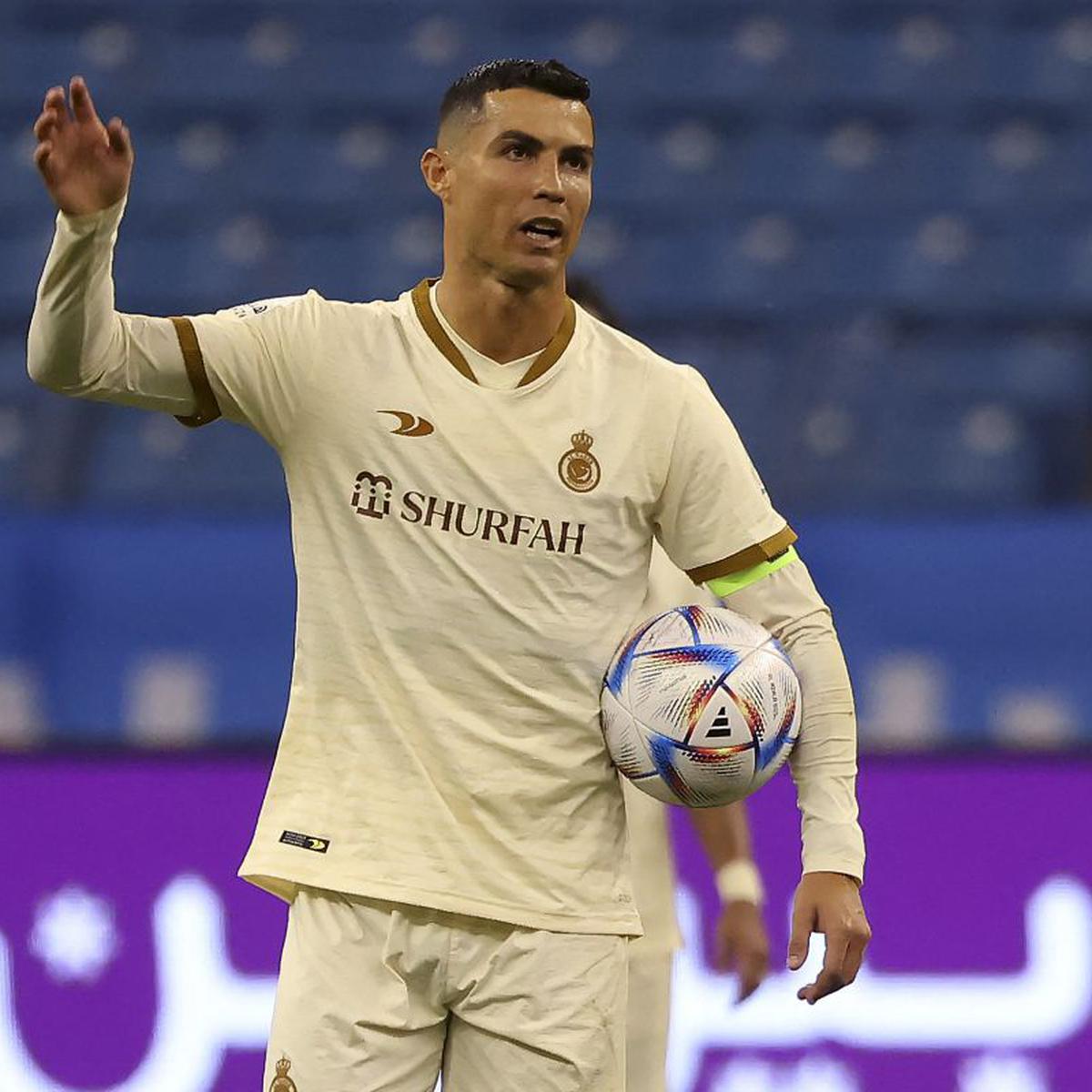 El Deportísimo - El enorme gesto de los compañeros mostrando la camiseta de  Cristiano Ronaldo Jr. en forma de apoyo, tras ausentarse por lesión, al  partido de la Sub-15 del Al Nassr.