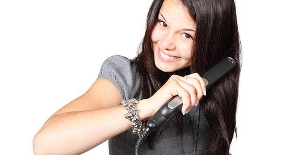 Conoce lo que debes tener en cuenta antes de comprar una plancha de cabello. (Foto: Pixabay)