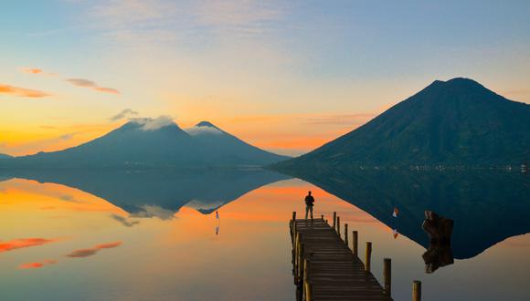 El Lago de Atitlán es uno de los atractivos turísticos más visitados en Guatemala. Foto: Shutterstock