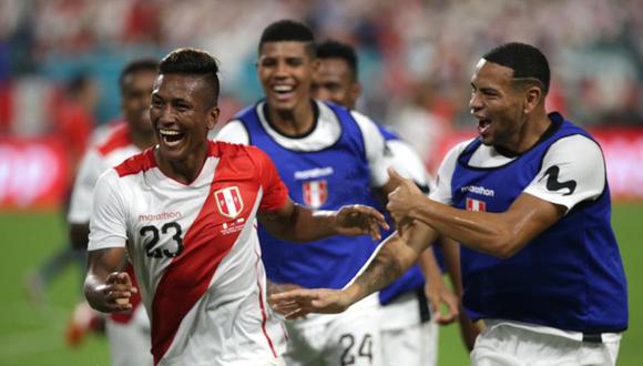 Tras la victoria por 3-0 de Perú sobre Chile, el panel de Fox Sports resaltó el trabajó realizado por Ricardo Gareca. Sin embargo, la labor de Reinaldo Rueda recibió duras críticas (Foto: Selección peruana)