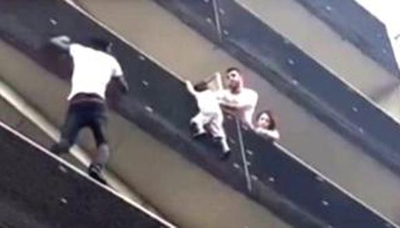 YouTube: Mamoudou Gassama, el héroe que trepó cuatro pisos para salvar a niño que colgaba de edificio de París. (Video: El Comercio).