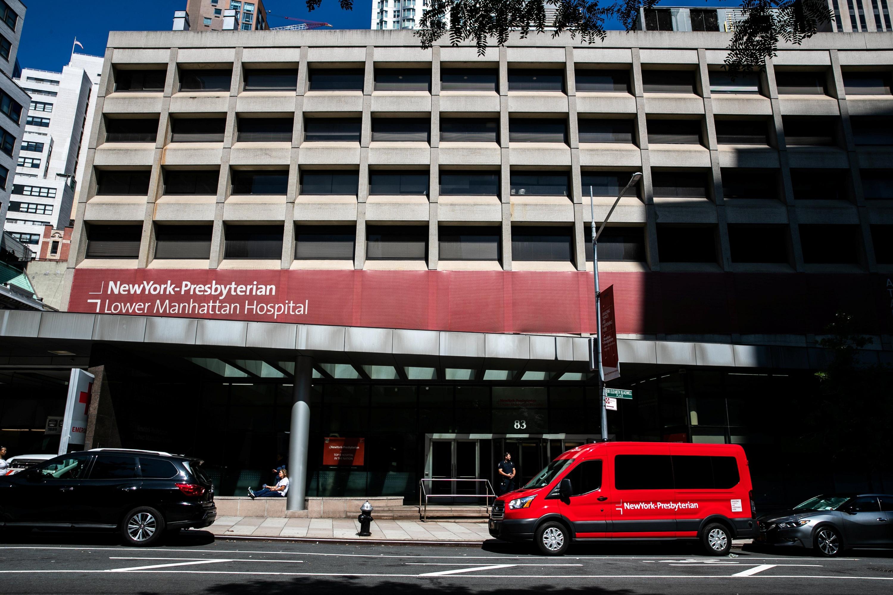 El hospital al que Epstein fue llevado. (Reuters).
