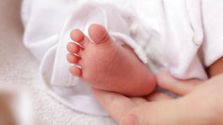 Londres: Autorizan muerte de bebe contra voluntad de padres