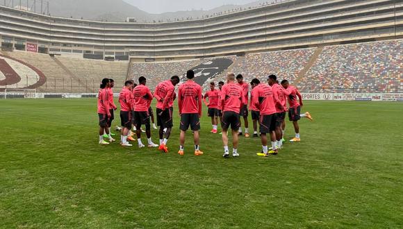 El plantel de Internacional entrenó bajo las órdenes de Mano Menezes. Foto: @SCInternacional.