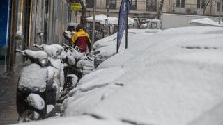 “Histórico”: Nevadas se registran en España con carreteras y trenes afectados | FOTOS