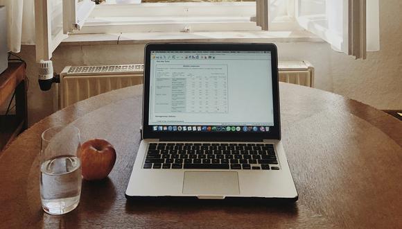 Hoy en día, la laptop es una herramienta fundamental para cualquier trabajo. (Foto: pexels.com)