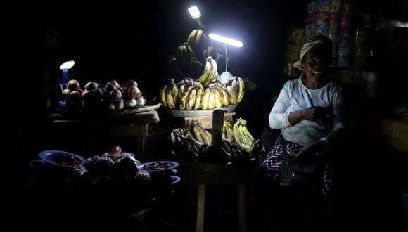 Casi mil millones de personas en el mundo viven sin electricidad, según la ONU. (AP).