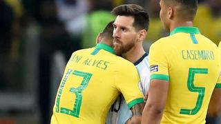 Alves, agradecido con Messi:"Nunca se irá el afecto con los que te ayudaron a traer comida a casa"