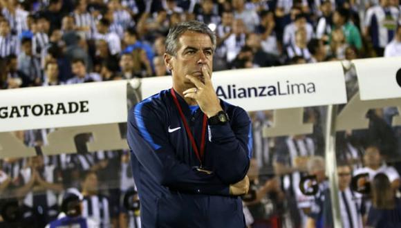 Pablo Bengoechea, DT de Alianza Lima, ofreció explicaciones tras la derrota ante Sporting Cristal en Matute. (Foto: Fernando Sangama/GEC)