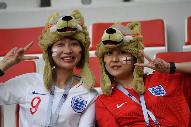 Los hinchas de Colombia e Inglaterra llegaron en gran cantidad al escenario de Moscú, de donde saldrá el último clasificado a los cuartos de final del Mundial Rusia 2018. (Foto: AFP)