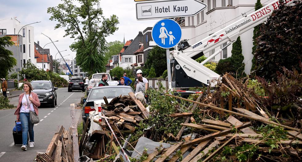 One dead and almost 60 injured by storm in Germany