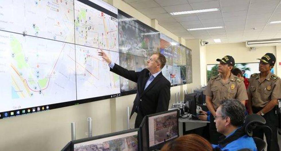 Con este nuevo centro de monitoreo de seguridad, las comisarías, la estación de bomberos, el hospital Casimiro Ulloa y Serenazgo de Miraflores estarán totalmente interconectadas. (Foto: Difusión)