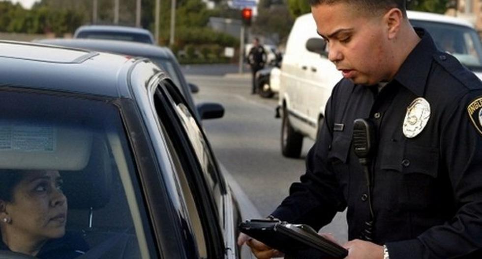 Inmigrantes deberán esperar dos meses para tramitar su licencia de conducir en California. (Foto: laopinion.com)