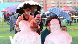 Qingdao tarda 5 días en analizar a 11 millones de habitantes, todos negativos al coronavirus