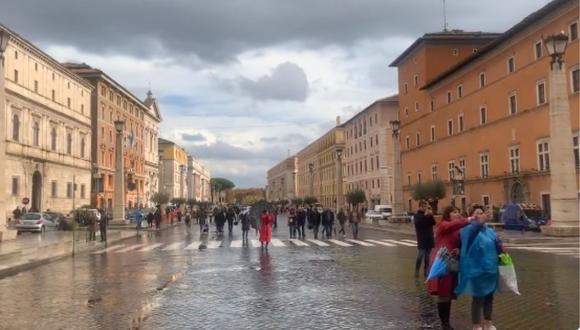 Las fuertes precipitaciones, que aún continúan en Roma, han provocado numerosos incidentes y problemas de tráfico.(Foto: Twitter / @evaenlaradio)