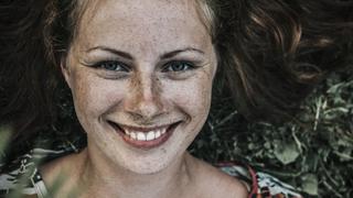 ¿Cuál es la causa de las pecas y cómo impedir que empeoren?